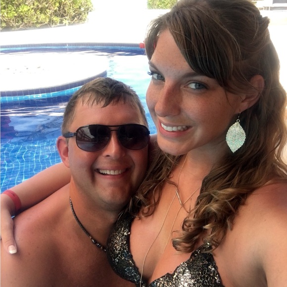 Meet Your Posher! - Picture 5 of 12